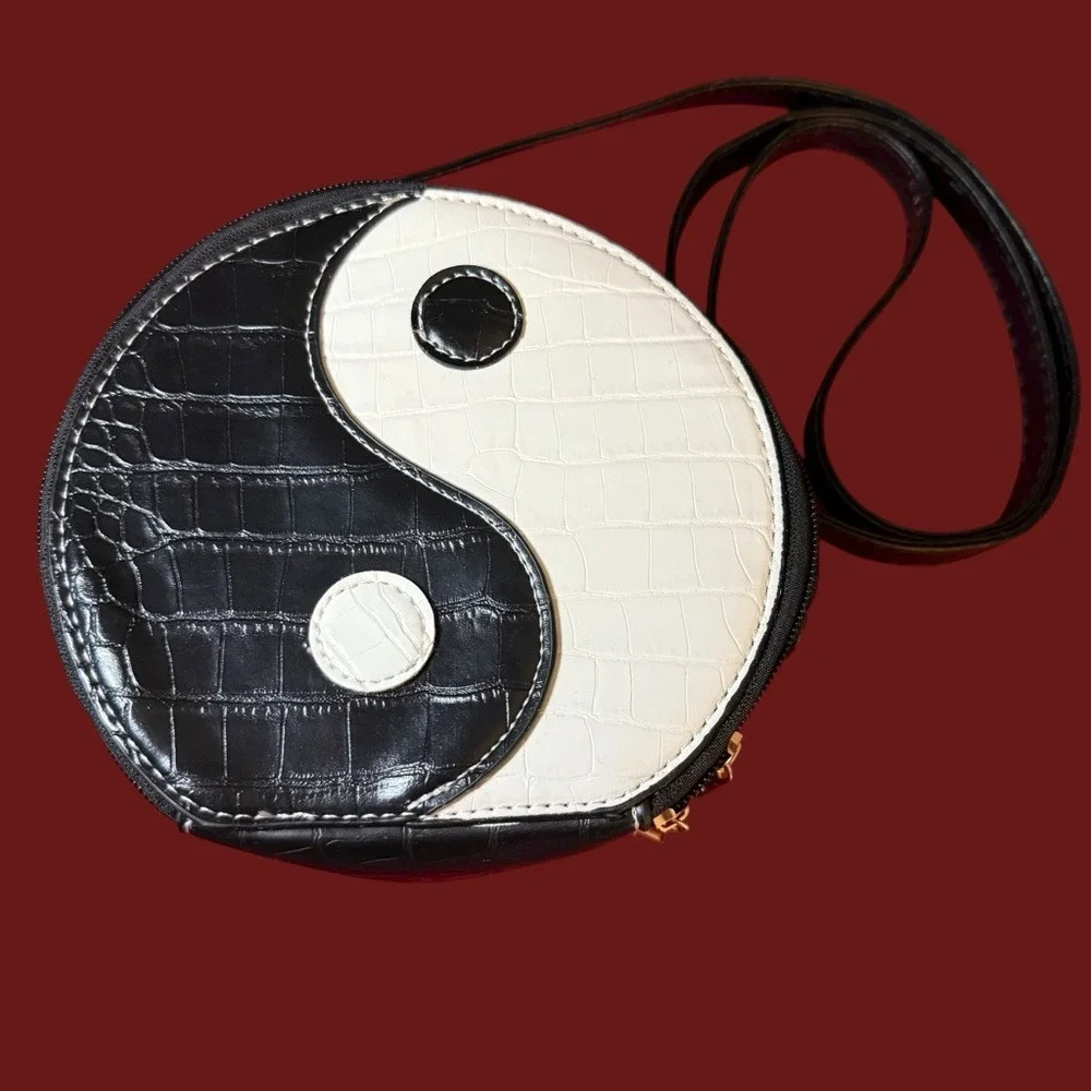 Yin Yang Alligator-Pattern Crossbody Bag New - Picture 8 of 8